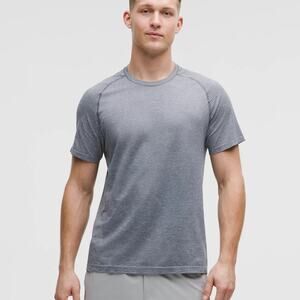 Men’s Lululemon Metal Vent Tech Short-Sleeve Shirt- XL in Polo Pastel/Steel blue